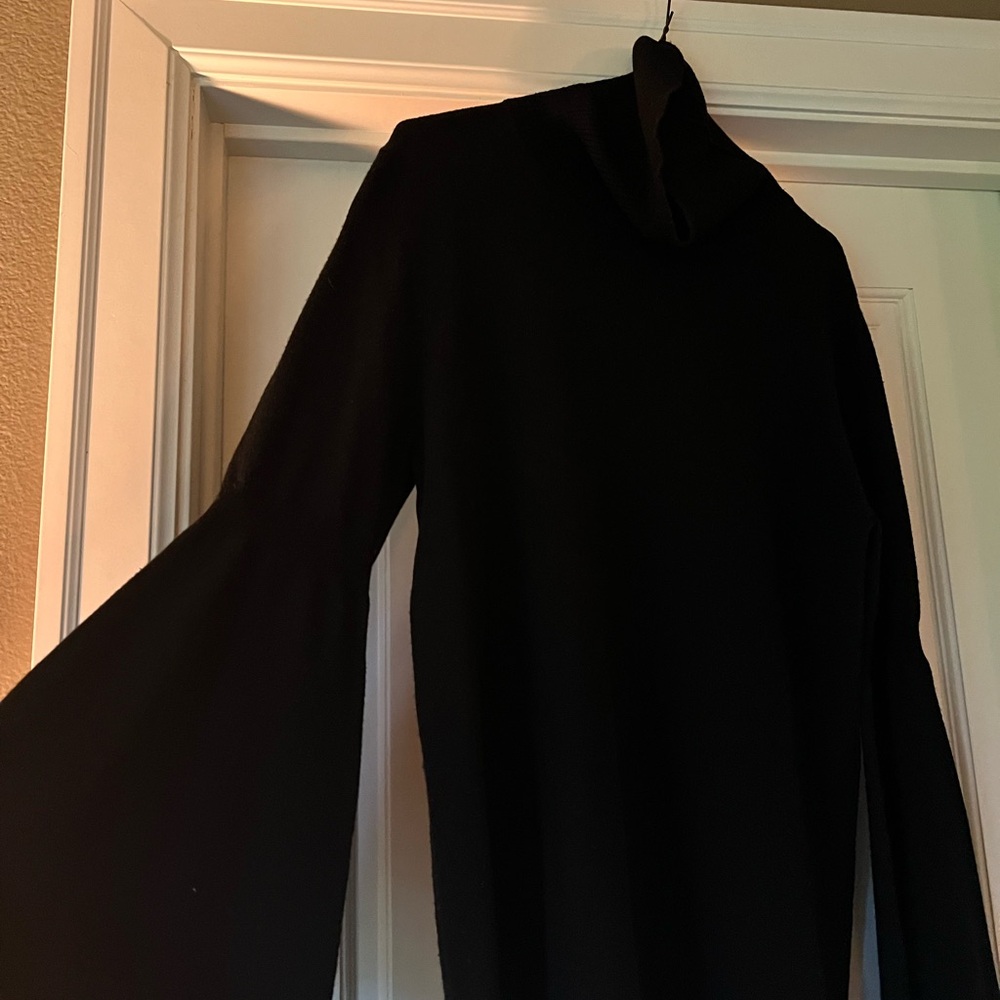 Black 525 turtleneck flare sleeve sweater